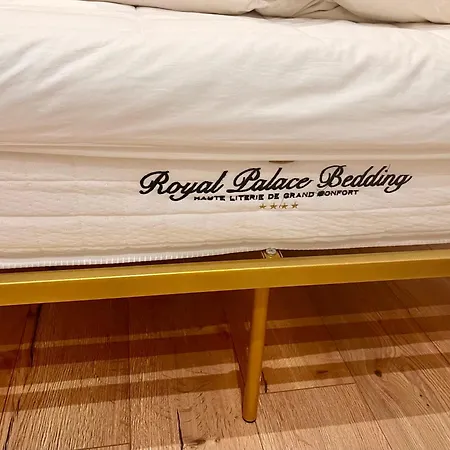 Eiffel Tower With Patio Apartman Párizs