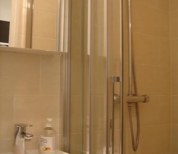 Eiffel Tower With Patio *