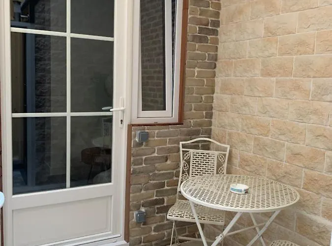 Eiffel Tower With Patio Parijs