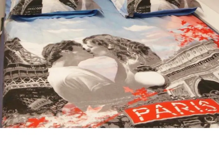 Eiffel Tower With Patio דירה פריז